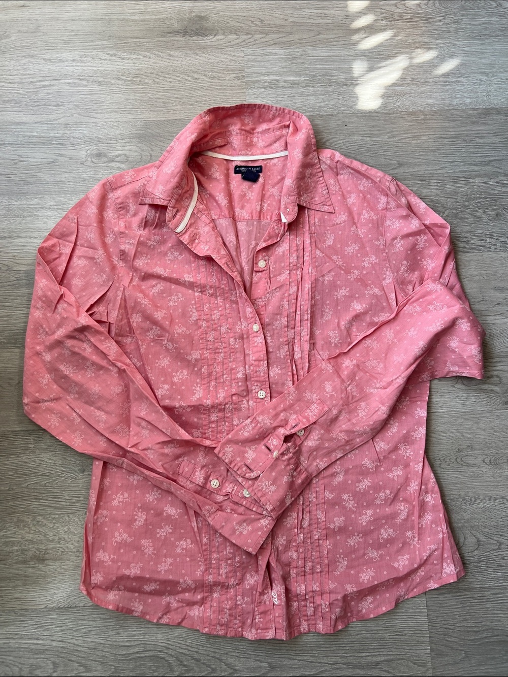 American Eagle Outfitters Pink Floral Pintuck Button-Up Shirt